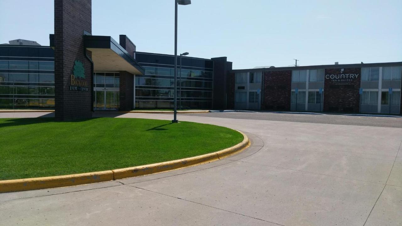 Country Inn & Suites By Radisson, Fergus Falls, Mn Exterior foto